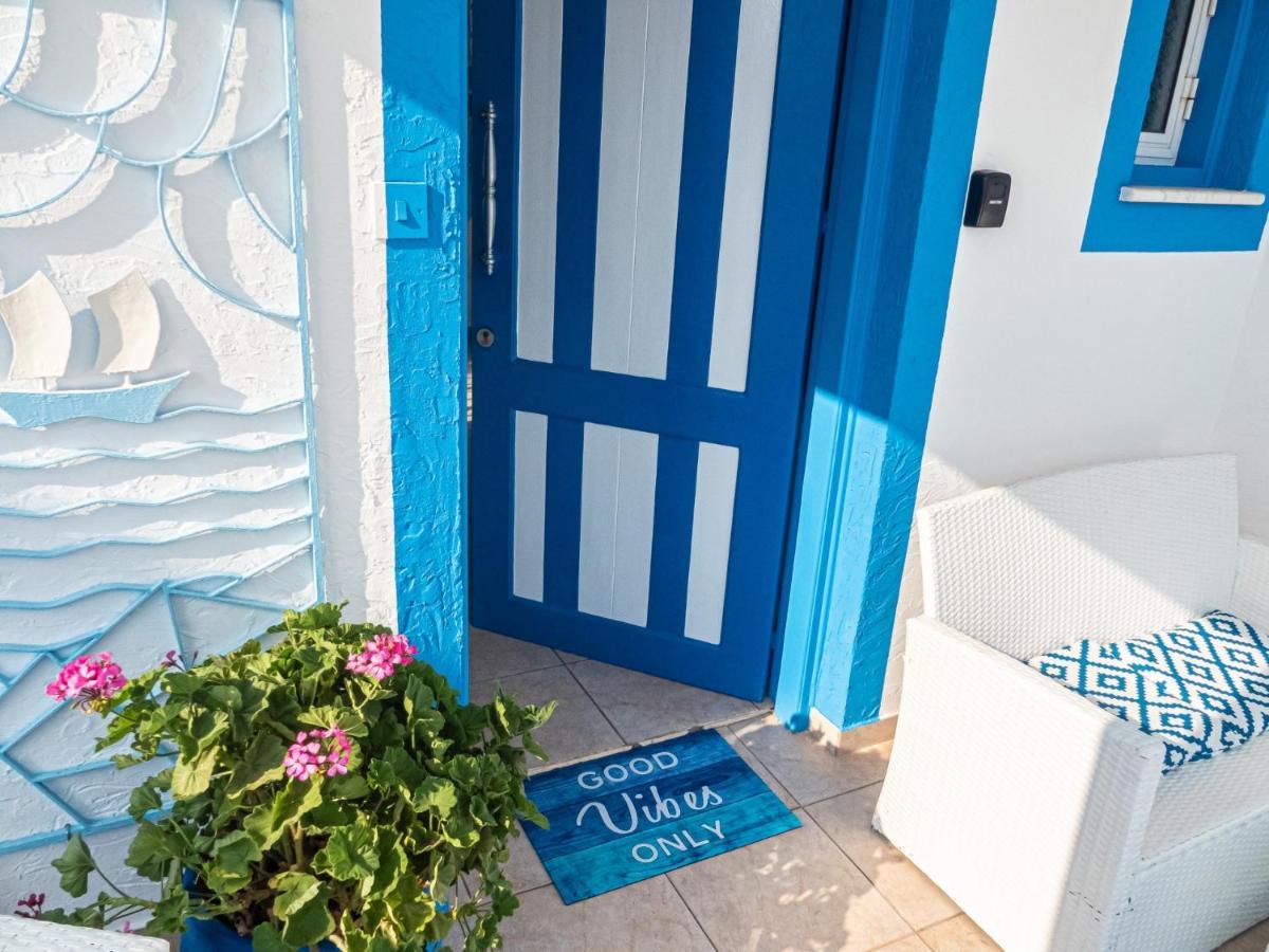 Greek Island Style 2 Bedroom Villa With Pool Next To The Sea 라르나카 외부 사진
