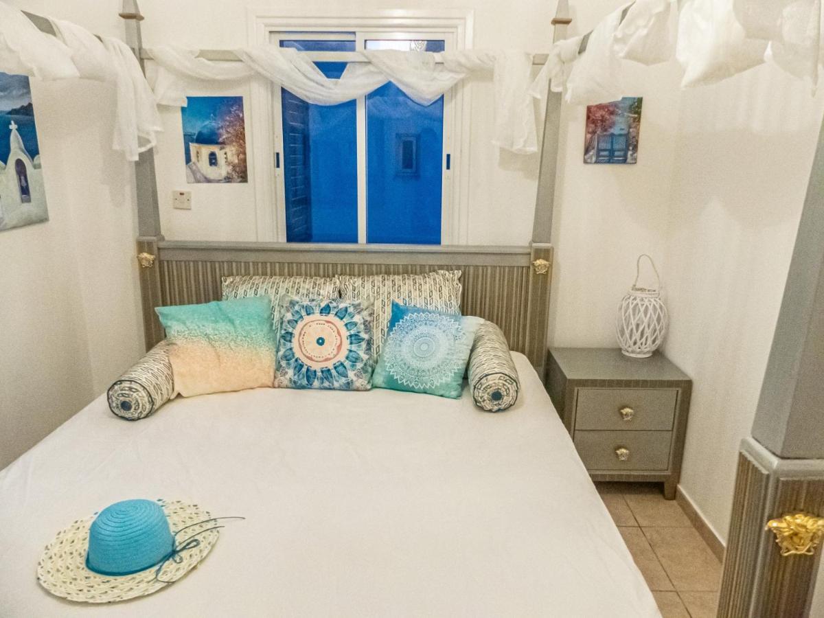 Greek Island Style 2 Bedroom Villa With Pool Next To The Sea 라르나카 외부 사진
