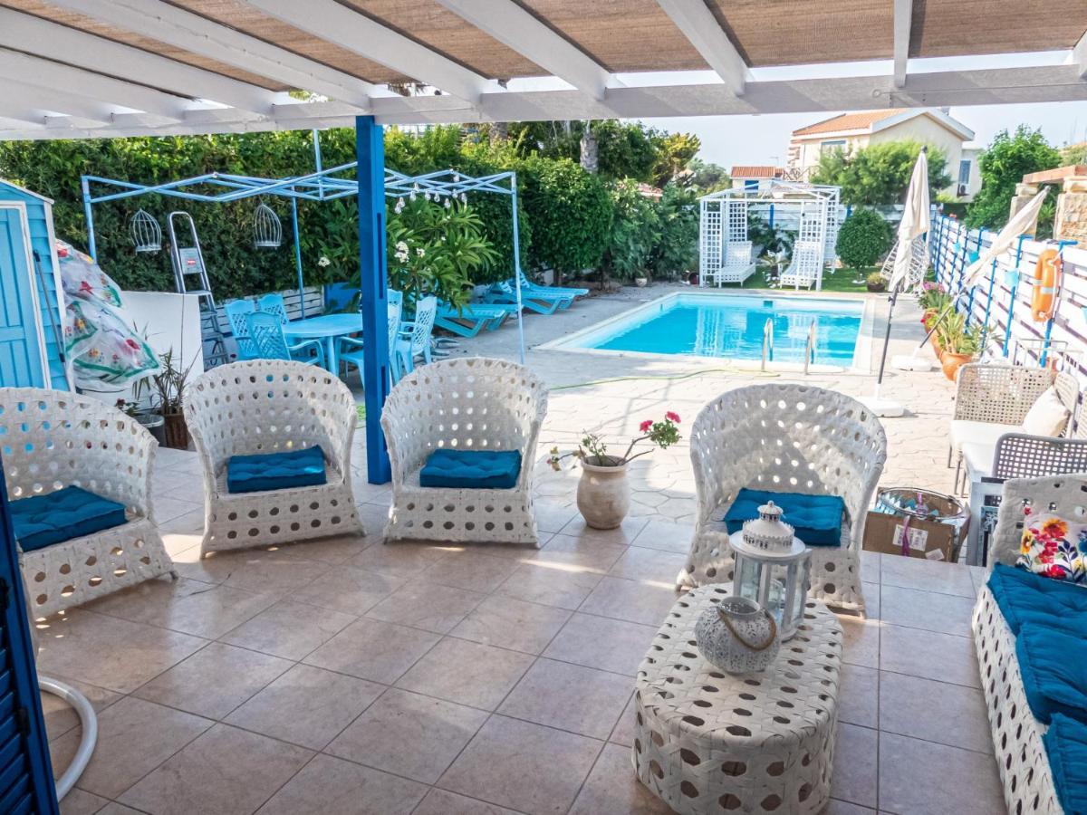 Greek Island Style 2 Bedroom Villa With Pool Next To The Sea 라르나카 외부 사진