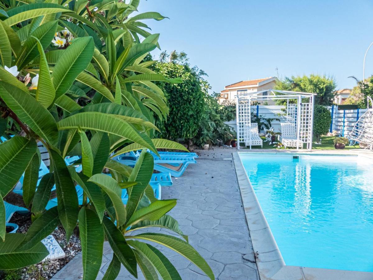 Greek Island Style 2 Bedroom Villa With Pool Next To The Sea 라르나카 외부 사진